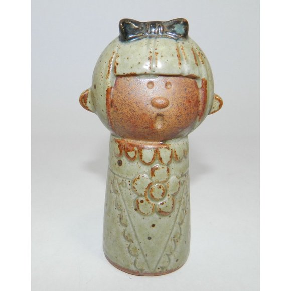 Vintage Japanese UCTCI Pottery Stoneware Girl With Bow Singing Shakers - Picture 11 of 11